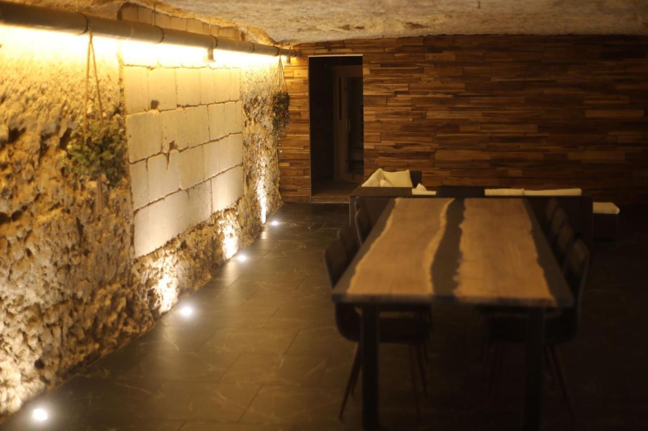 La Montrieuse, Chambre Individuelle Avec Sauna Et Baignoire Spa Naveil Eksteriør billede